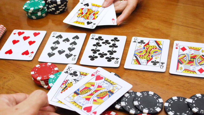 Học hỏi kinh nghiệm chơi game bài online để luôn làm chủ cuộc chơi